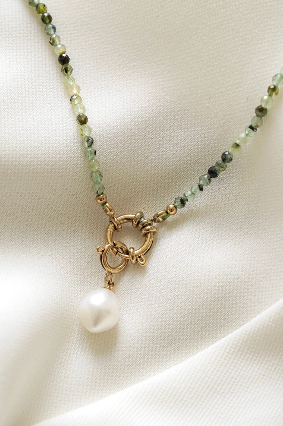 "Gloria" Collier en Pierre Naturelle Prehnite et Perle d'Eau Douce